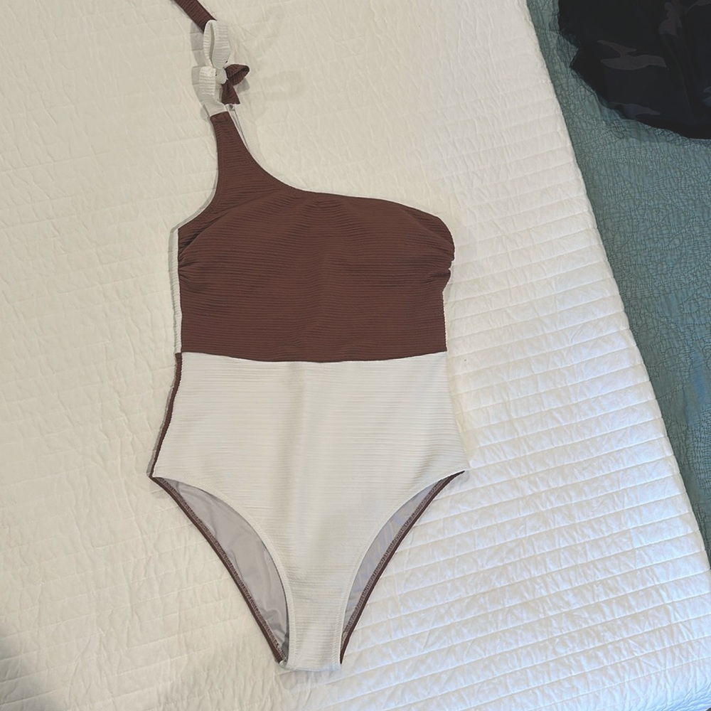 One shoulder one piece swimsuit